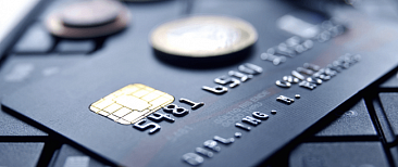 Клиенты МФО берут займы на обслуживание кредитных карт