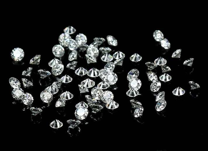 Минфин рассказал о торговле "синтетикой" под видом природных бриллиантов