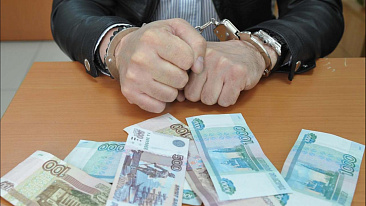В Омске приемщик ломбарда заключал фиктивные сделки, используя паспорта клиентов