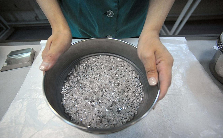 "Алроса" поможет Пробирной палате выявлять синтетические бриллианты