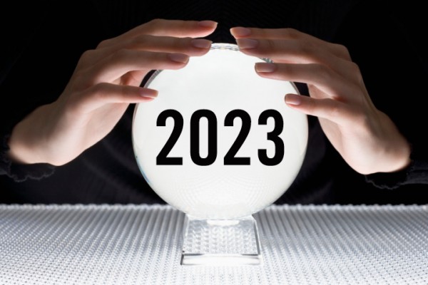 Заглядывая через «магический кристалл» в 2023 год