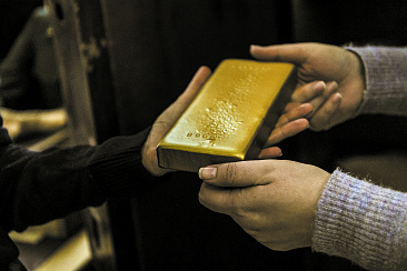 В России зафиксировали сокращение числа подозрительных операций с золотом
