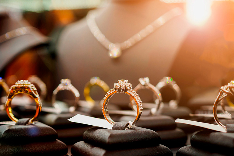 Спрос на ювелирную продукцию переживает спад